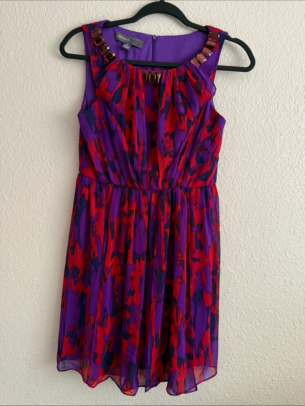 Donna Ricco Purple and Red Sleeveless Chiffon Party Dress